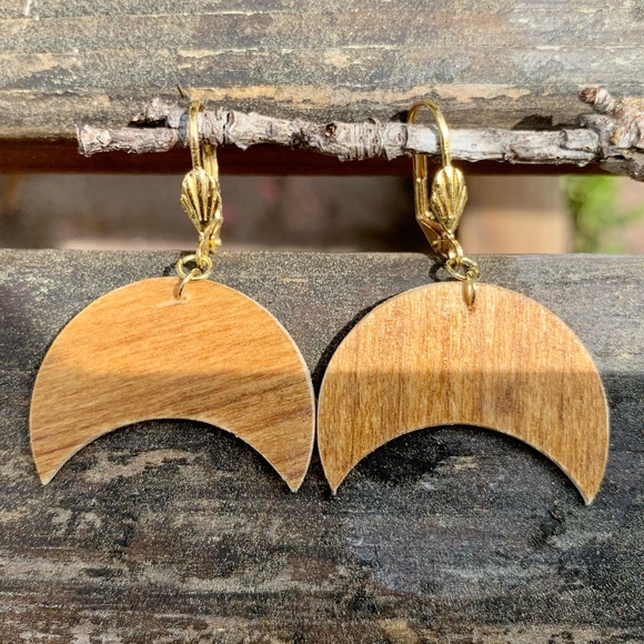 Gold Shell Crescent Moon Mermaid Earrings - Picture 2 of 2